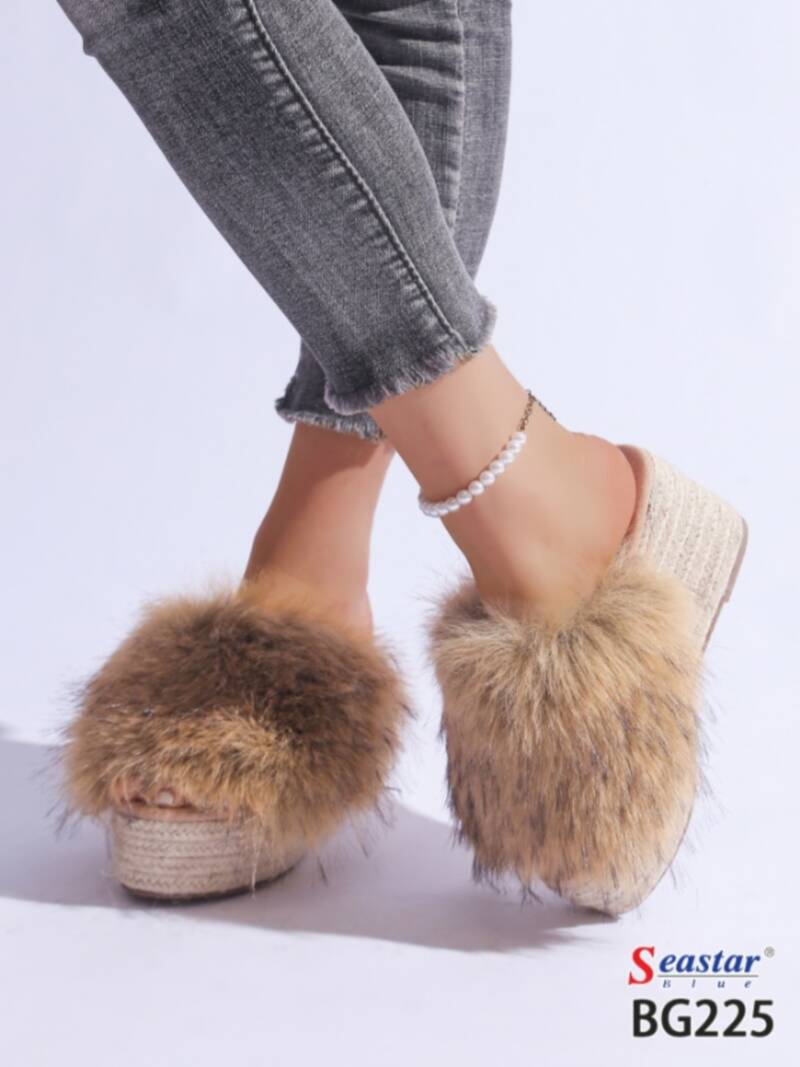 Klapki damskie Roz 36-41 / 12 par